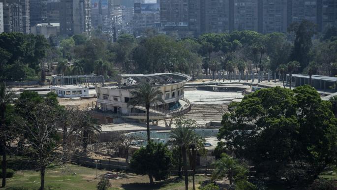 نظام الانقلاب يواصل إزالة حديقة اللوتس لإقامة جراج ومحال تجارية